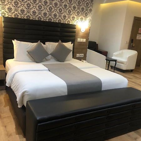 Crownsville Hotel - Airport Road Port Harcourt Dış mekan fotoğraf