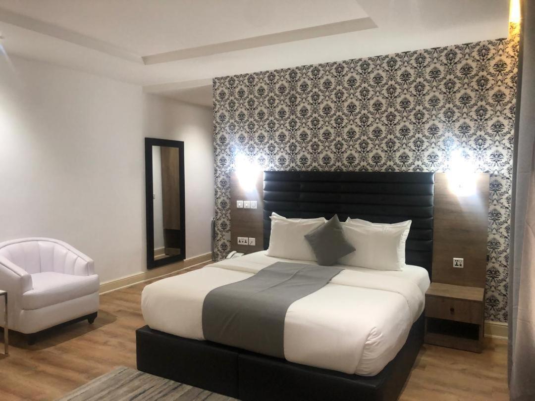 Crownsville Hotel - Airport Road Port Harcourt Dış mekan fotoğraf