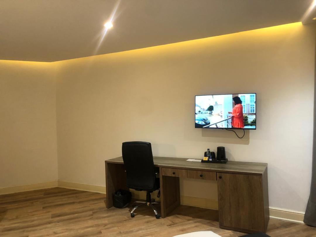 Crownsville Hotel - Airport Road Port Harcourt Dış mekan fotoğraf